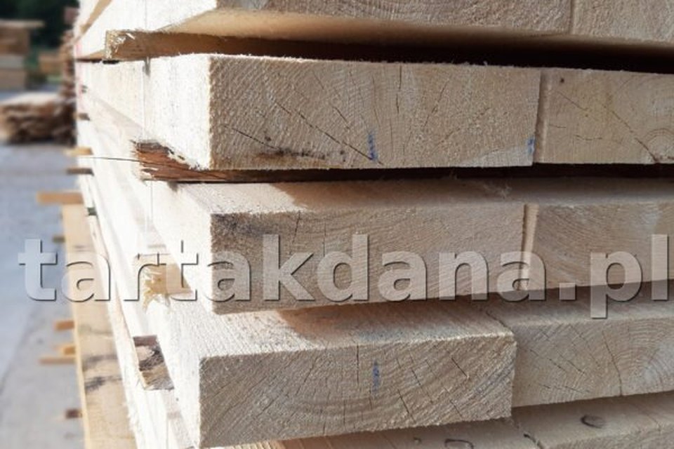 Belki z drewna konstrukcyjnego C24 przygotowane do więźby